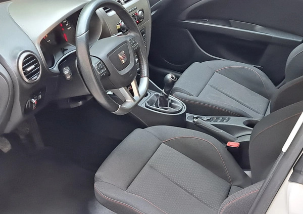 Seat Leon cena 42900 przebieg: 156808, rok produkcji 2012 z Tarnów małe 407
